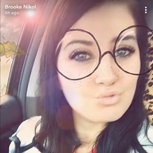 Meet your Posher, Brooke